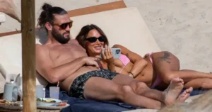 Cựu sao Liverpool "đường ai nấy đi" với siêu mẫu