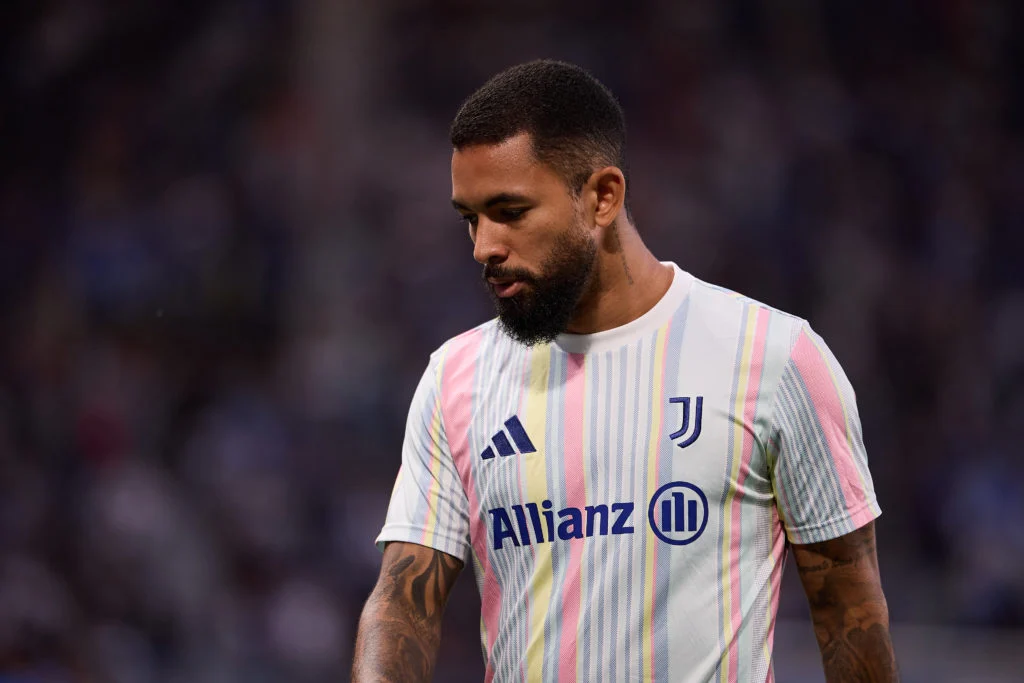 Douglas Luiz tái xuất Premier League