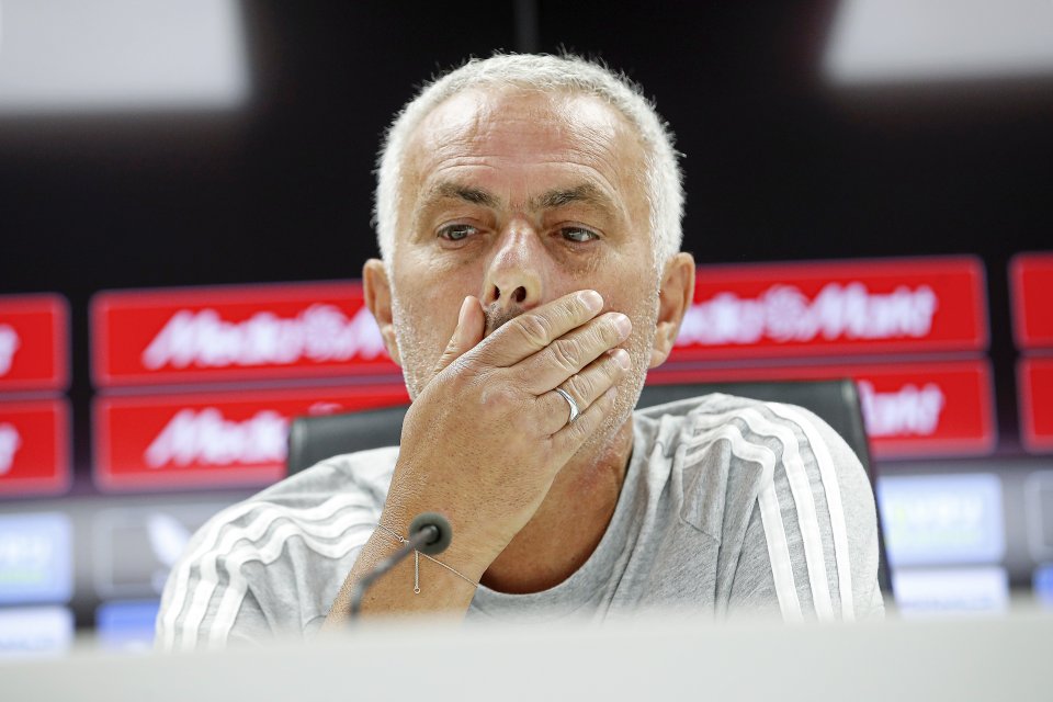 Mourinho nghẹn ngào tưởng nhớ Jorge Costa