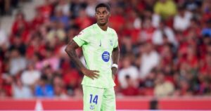 Rashford bị CĐV Barcelona mỉa mai