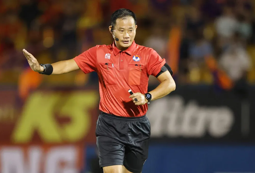 Trọng tài V-League Trần Đình Thịnh đột ngột qua đời