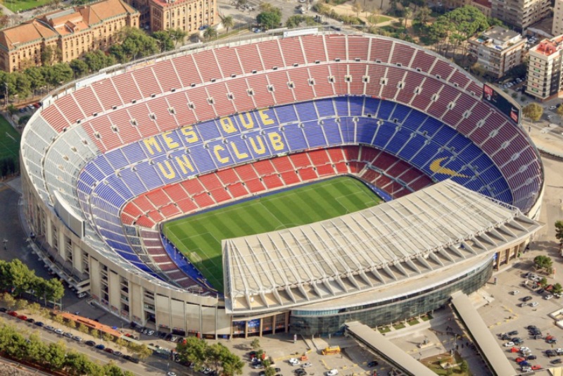 Barcelona và cuộc chơi tài chính gian nan tại Camp Nou