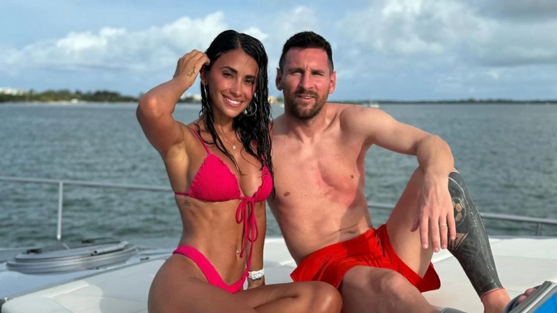 Messi dành tặng vợ quà Valentine “khổng lồ” 